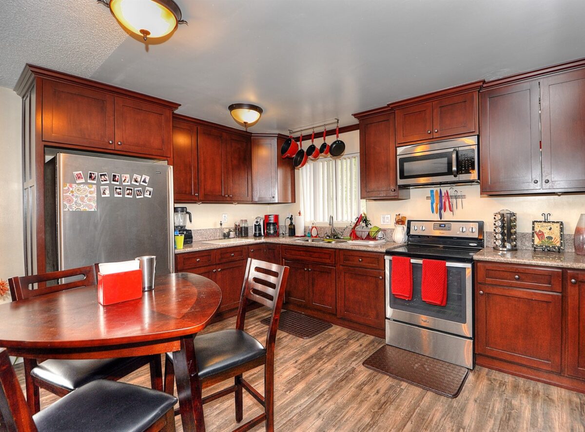 2244 E 6th St., Long Beach The Swanson Apartment Team